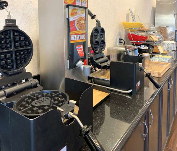 Amenities - Comfort Inn Oakdale - I-694, Exit 57