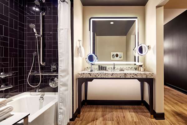  - Hyatt Centric Hotel Downtown Sacramento - I-5, Exit 519B