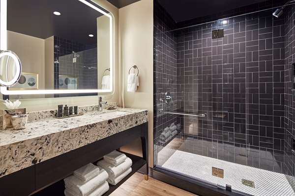  - Hyatt Centric Hotel Downtown Sacramento - I-5, Exit 519B