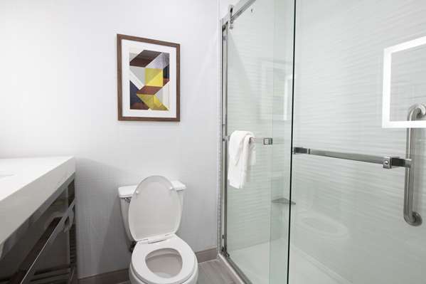  - DoubleTree by Hilton Sulphur - I-10, Exit 20