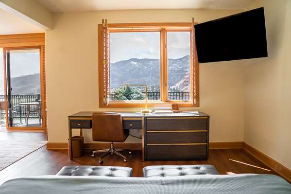 Suite - Garden of the Gods Club & Resort Colorado Springs