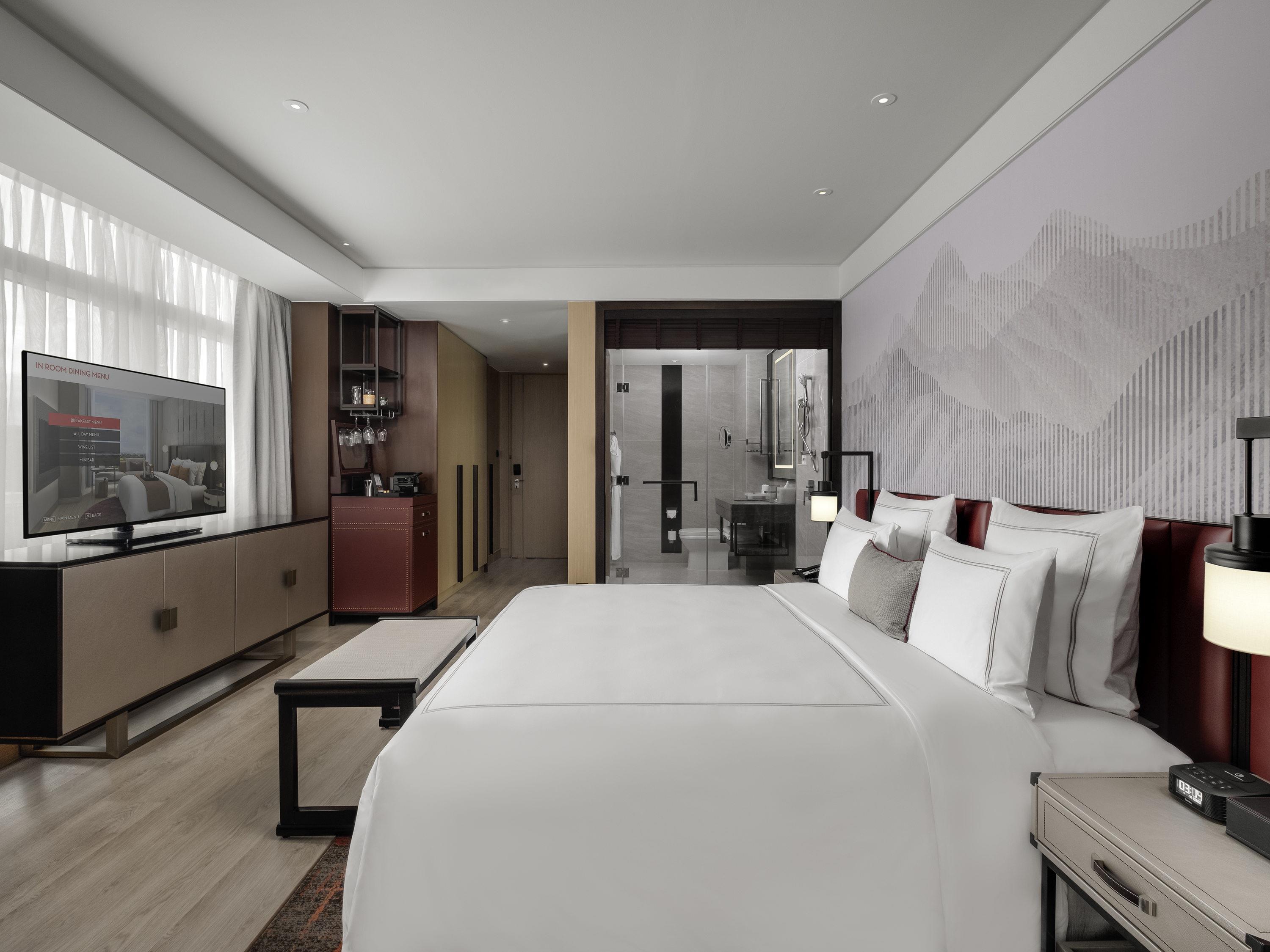 Swiss Room Type - Swiss Advantage Room with 1 King Bed