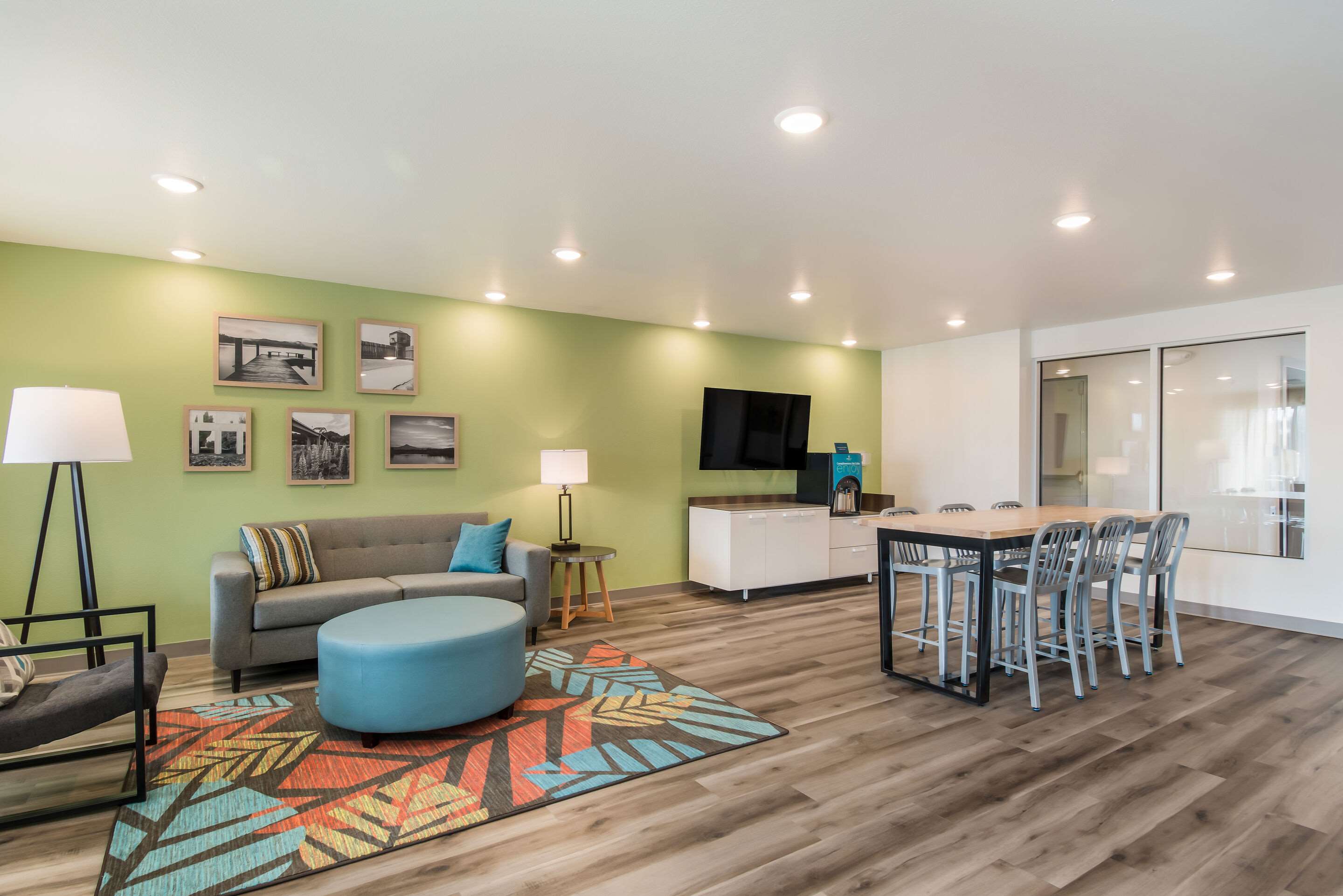 Lobby with sitting area
