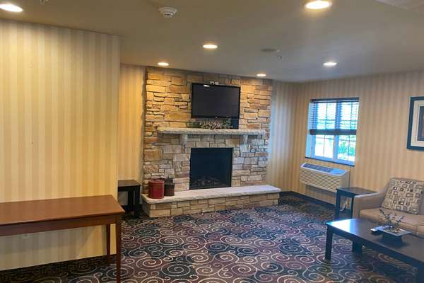  - AmericInn Oshkosh - I-41, Exit 113