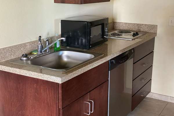  - AmericInn Oshkosh - I-41, Exit 113