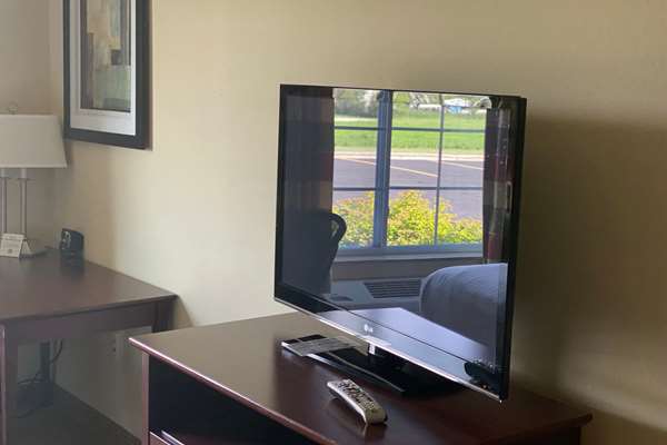  - AmericInn Oshkosh - I-41, Exit 113