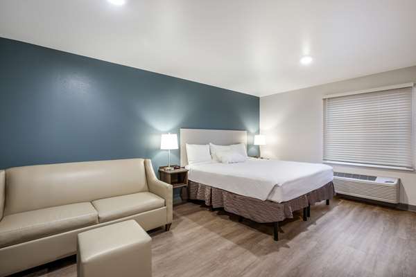  - WoodSpring Suites North Gurnee - I-94, Exit 8