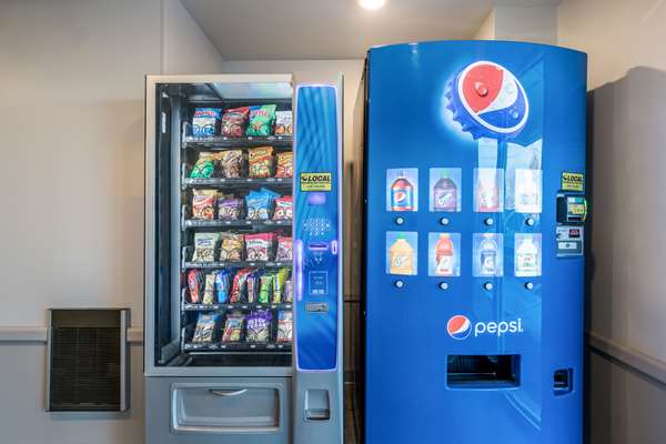  - WoodSpring Suites North Gurnee - I-94, Exit 8