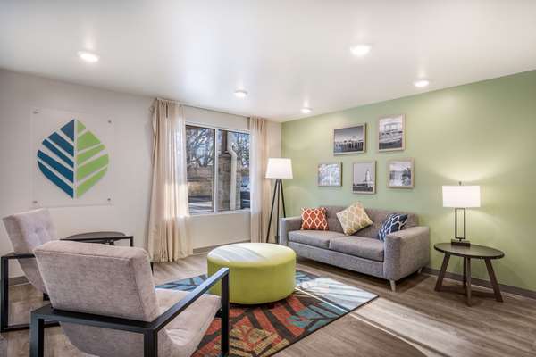  - WoodSpring Suites North Gurnee - I-94, Exit 8