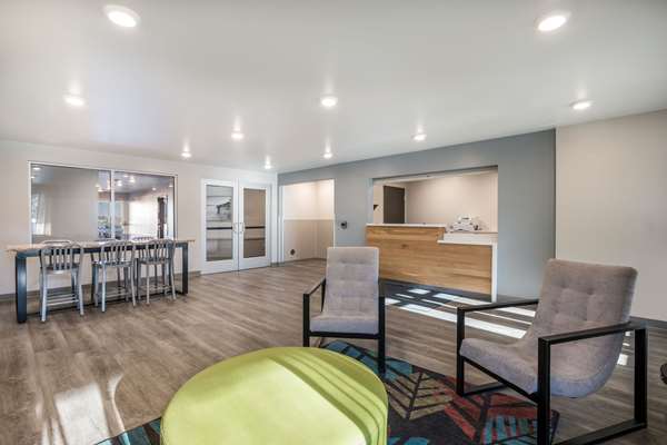 - WoodSpring Suites North Gurnee - I-94, Exit 8