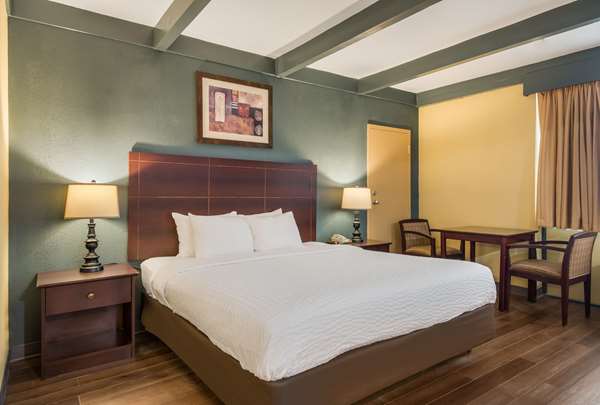 Suite - Suburban Studios Buffalo