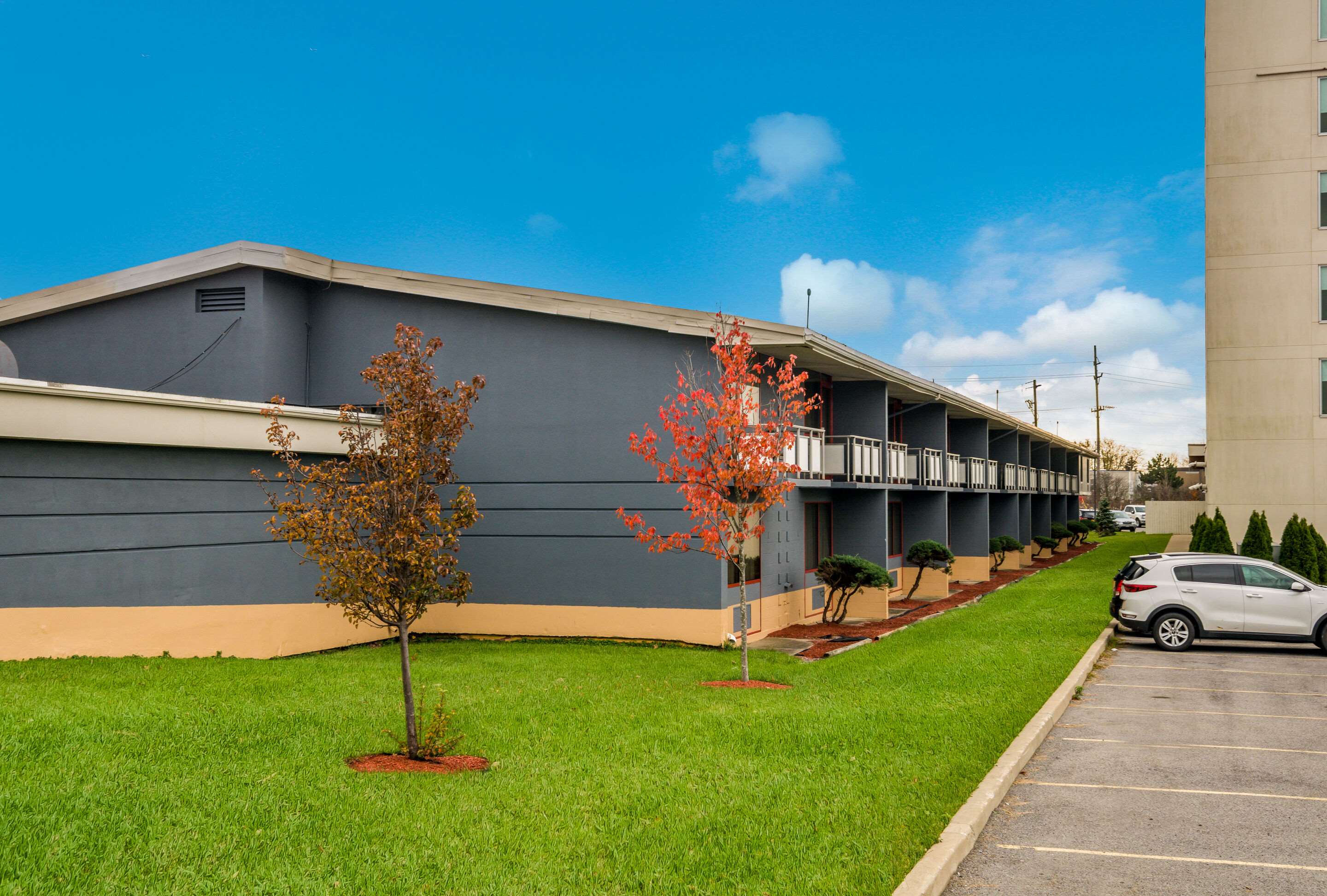 Hotel exterior | Suburban Studios Buffalo Airport