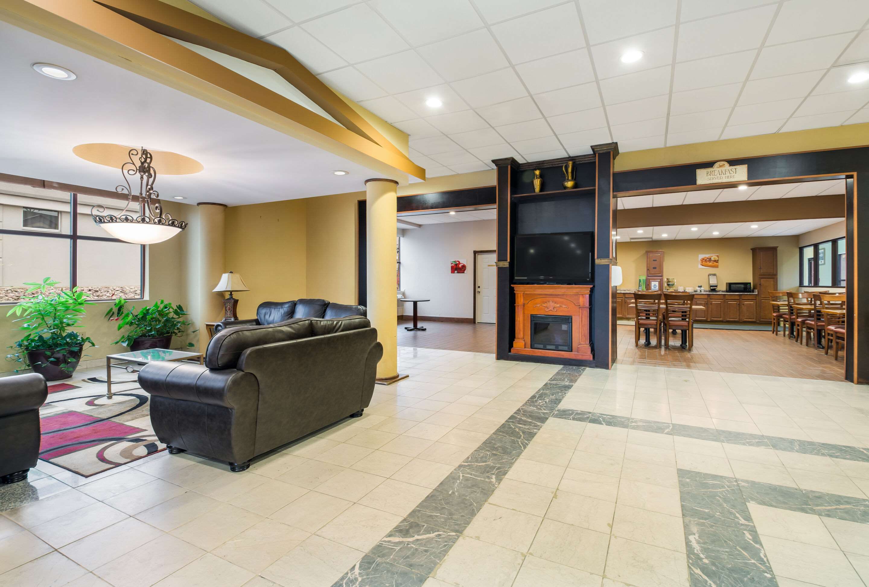Hotel lobby | Suburban Studios Buffalo Airport