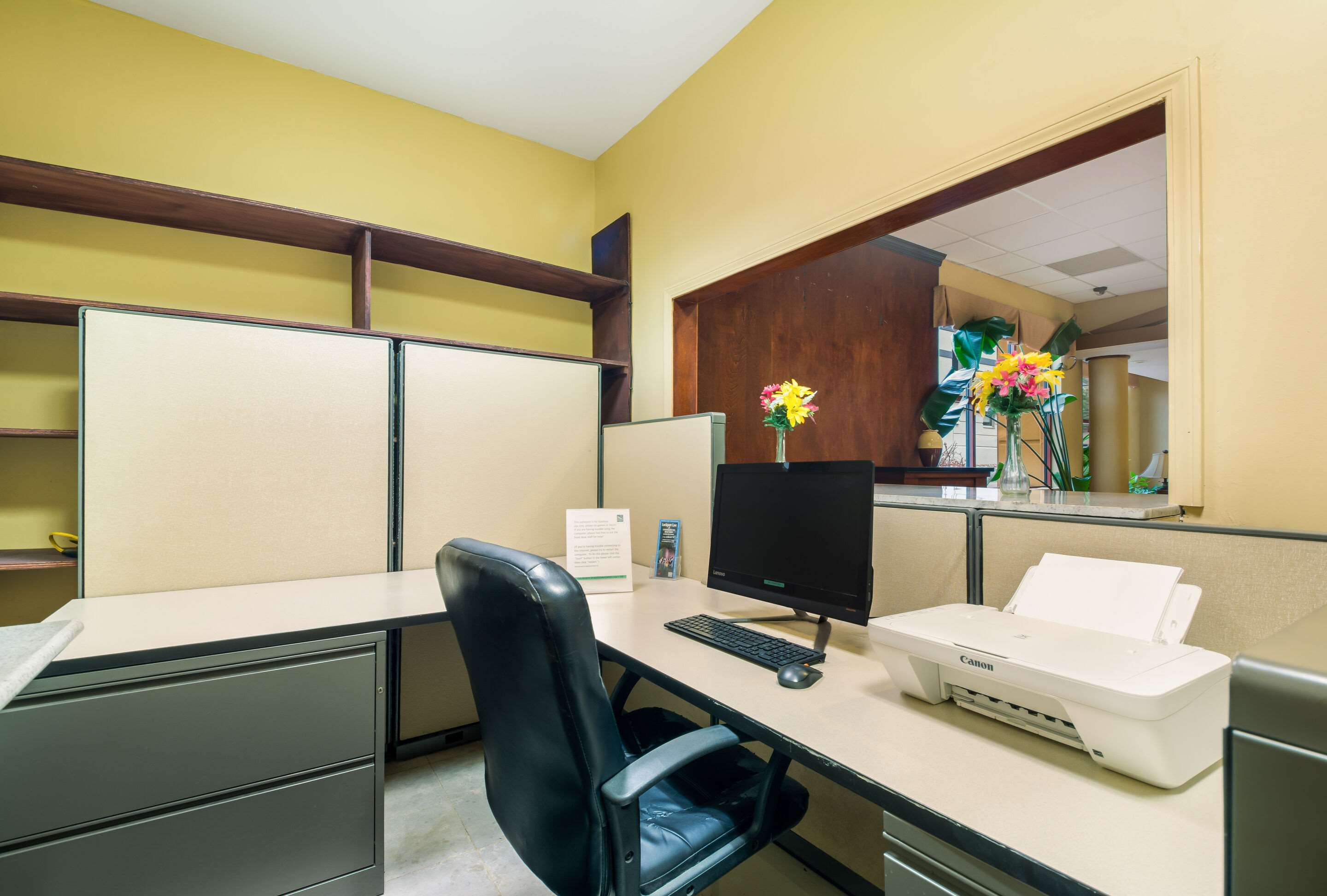 Business center | Suburban Studios Buffalo Airport