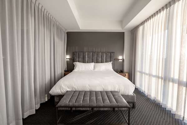  - Hotel Chauncey Iowa City