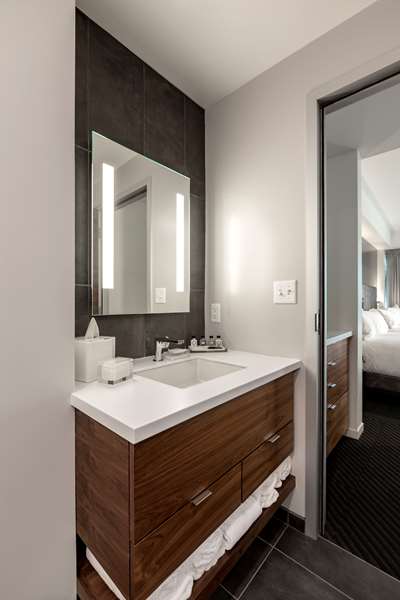  - Hotel Chauncey Iowa City