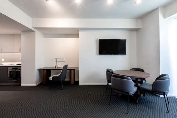  - Hotel Chauncey Iowa City