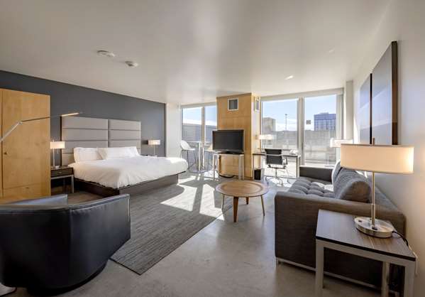  - hotelVetro Downtown Iowa City