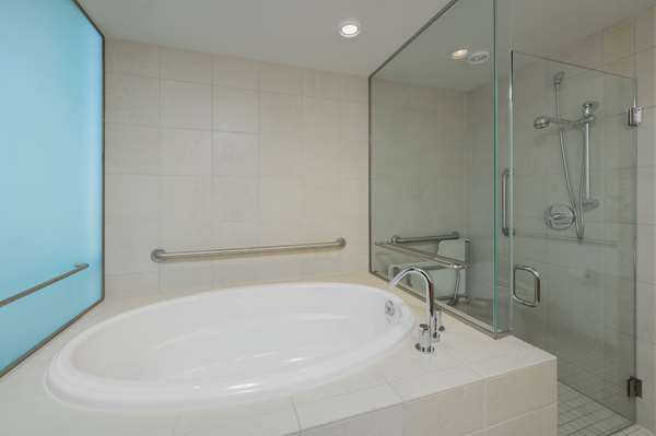  - hotelVetro Downtown Iowa City