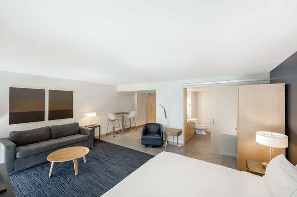  - hotelVetro Downtown Iowa City