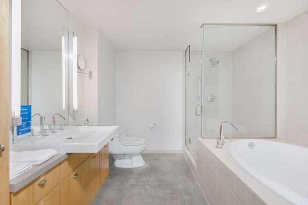  - hotelVetro Downtown Iowa City