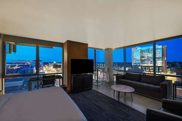  - hotelVetro Downtown Iowa City