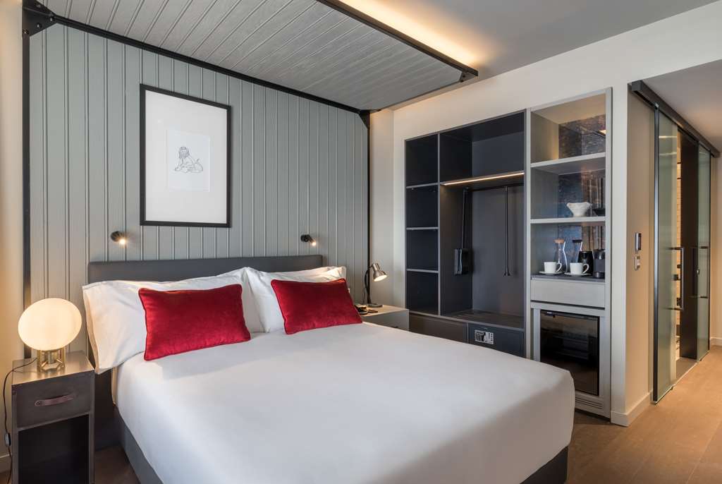 Canopy by Hilton Madrid Castellana Room Type - QUEEN ACCESSIBLE ROOM