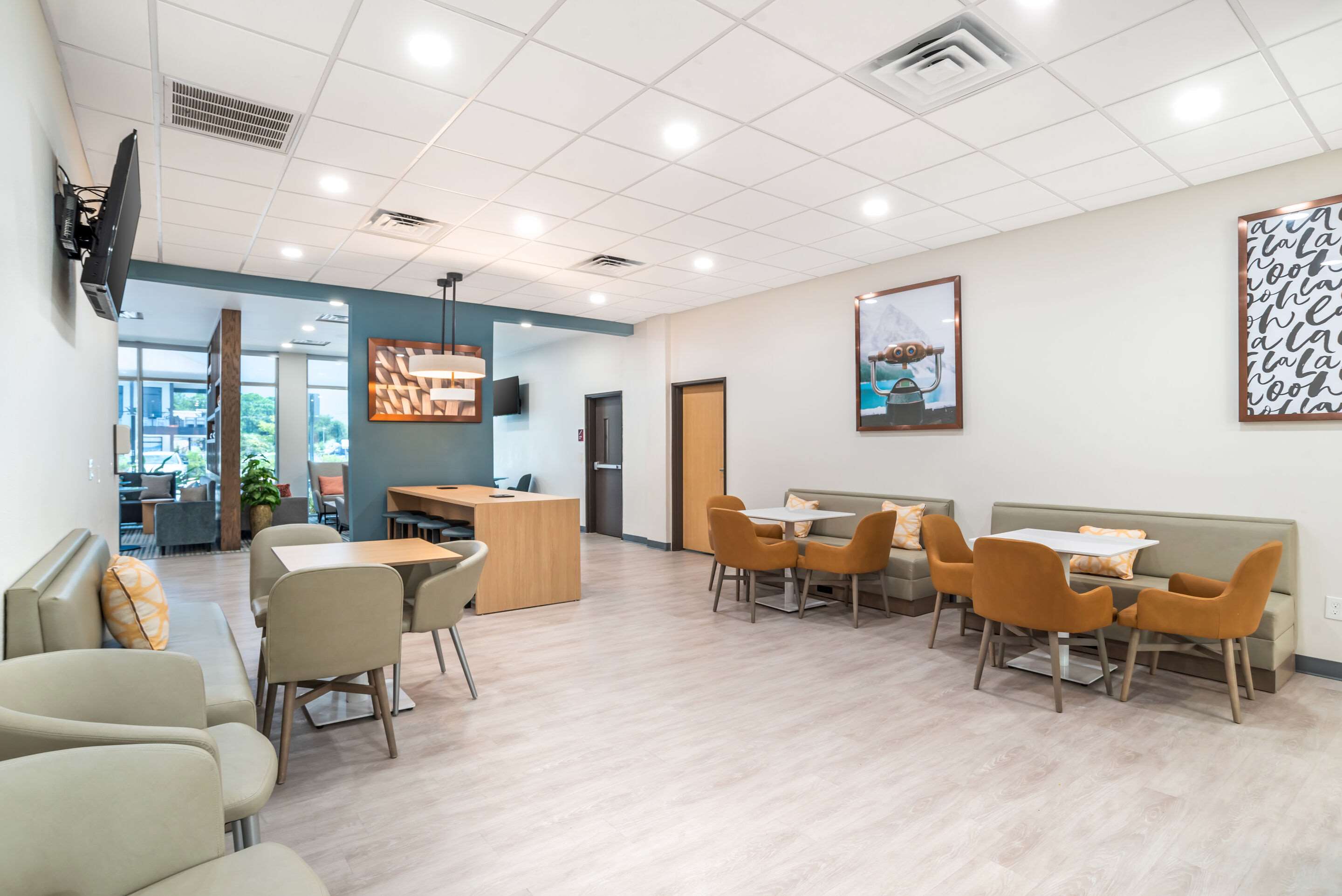 Breakfast area | Comfort Inn Miramar Beach - Destin