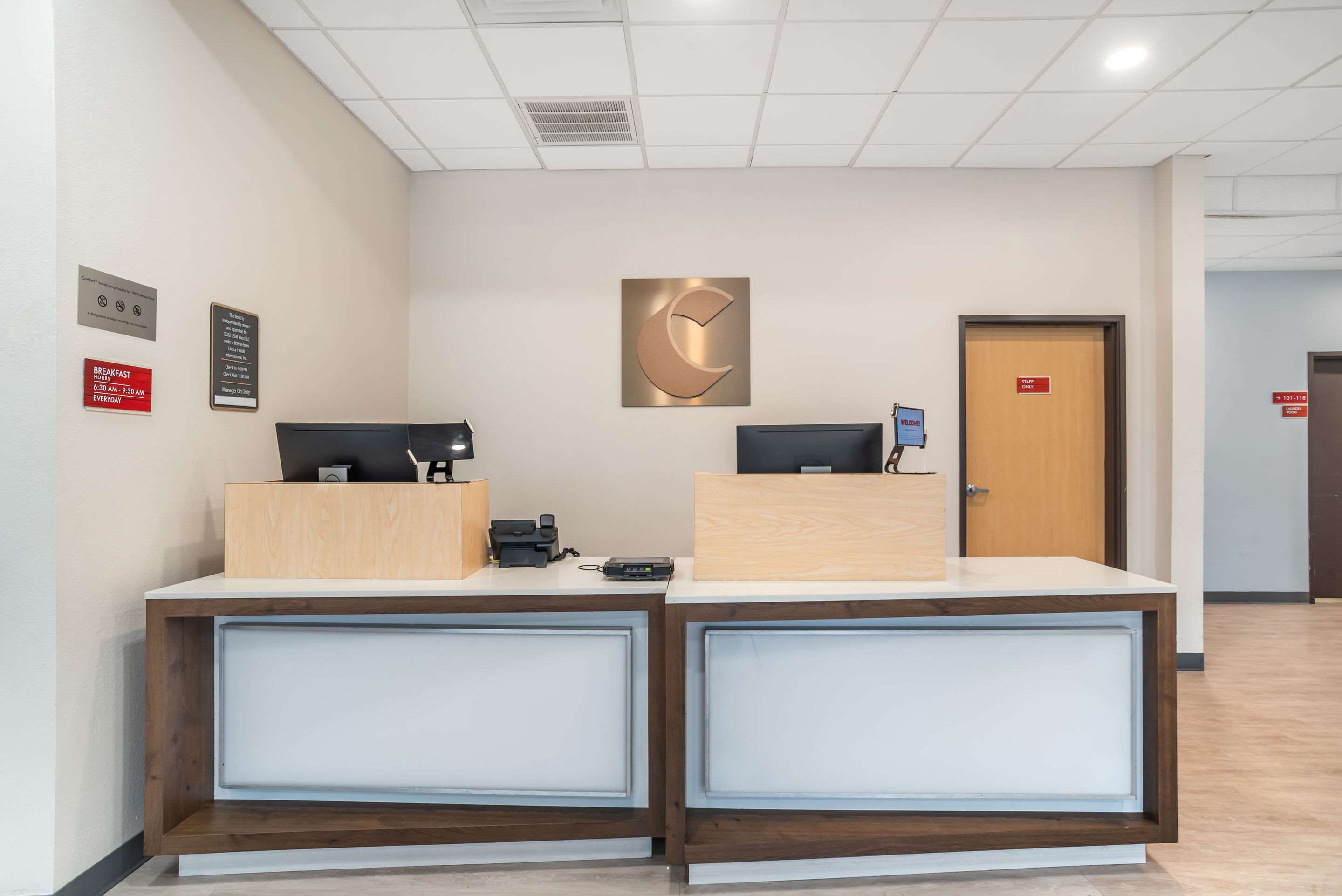 Front desk | Comfort Inn Miramar Beach - Destin
