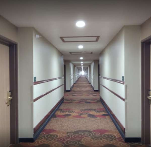  - Comfort Inn & Suites Morton - I-74, Exit 102