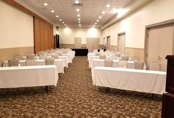  - Comfort Inn & Suites Morton - I-74, Exit 102