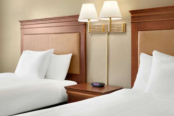  - Baymont Inn & Suites Hutchinson