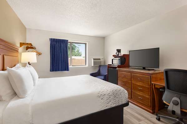 Suite - Baymont Inn & Suites Hutchinson
