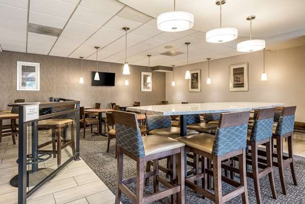 Restaurant - SureStay Hotel by Best Western Seattle Airport SeaTac