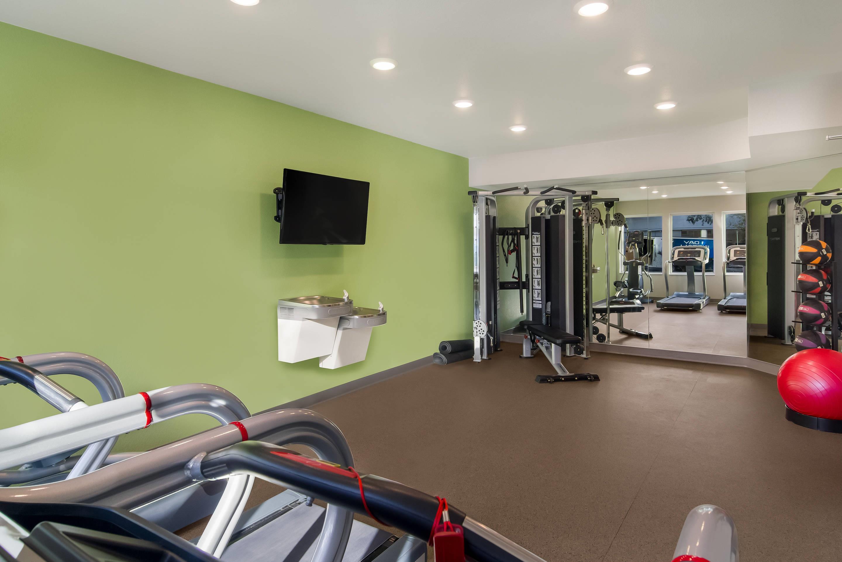 Exercise room | WoodSpring Suites Jacksonville - South
