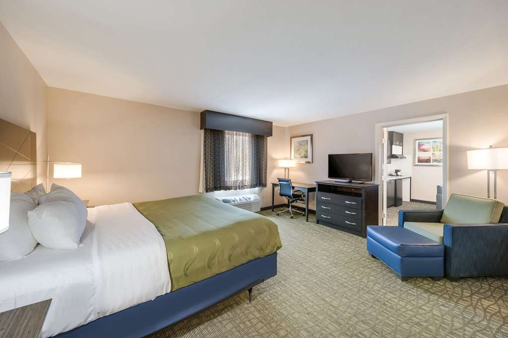 QUALITY INN AND SUITES ARDMORE-guestroom-Guest Room,Suite,On-Site.jpg