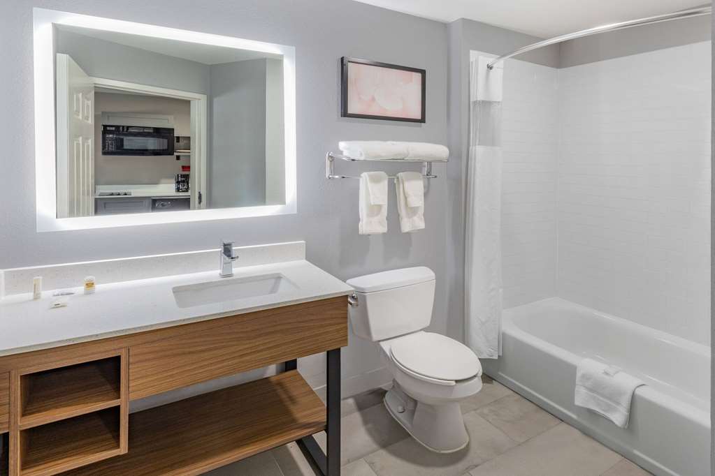 HAWTHORN SUITES BY WYNDHAM ARDMORE-guestroom-Guest Room,Bathroom,On-Site.jpg