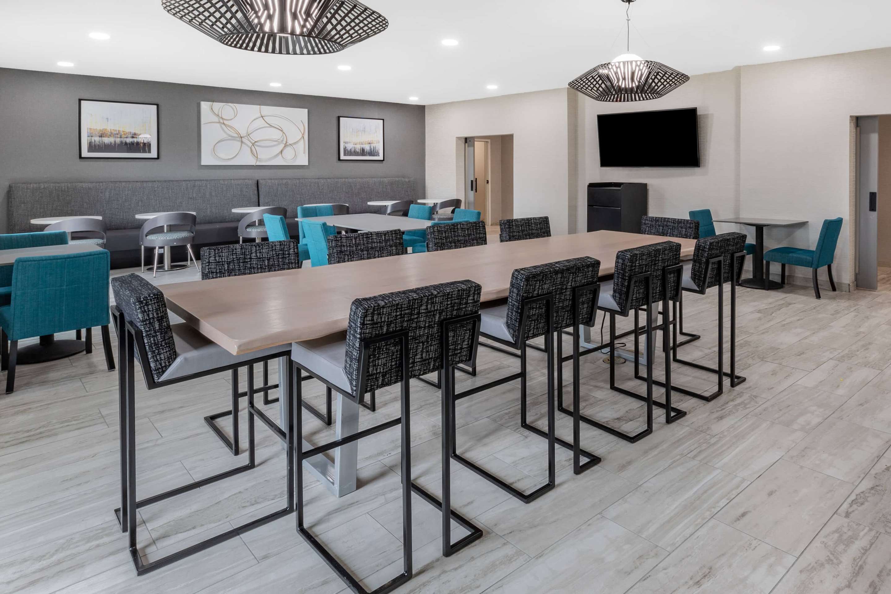 Breakfast Area | Hawhorn Suites by Wyndham Ardmore