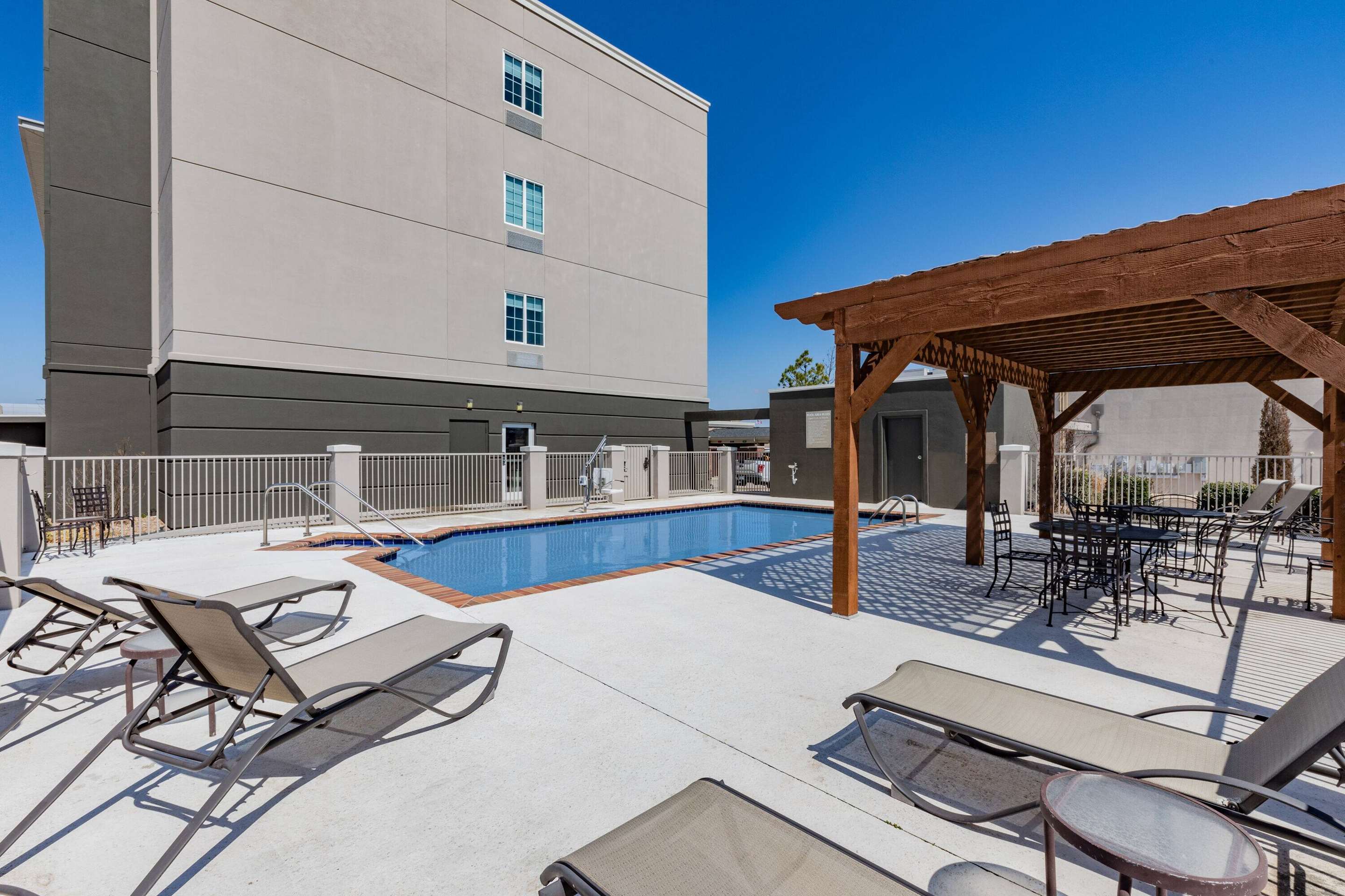 Pool | Hawhorn Suites by Wyndham Ardmore