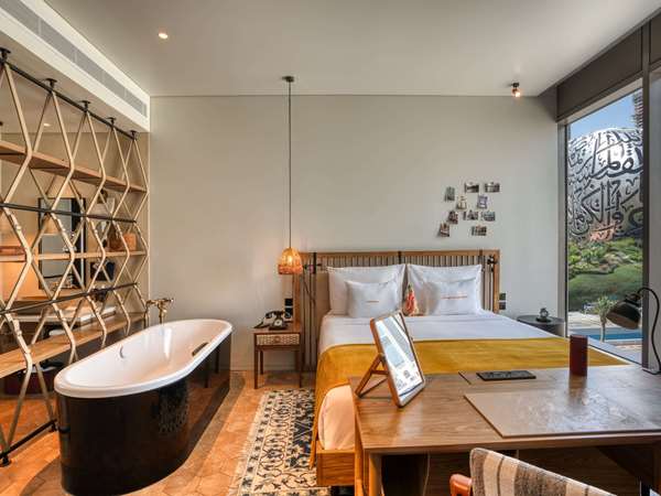 Large Glamping Room Museum View