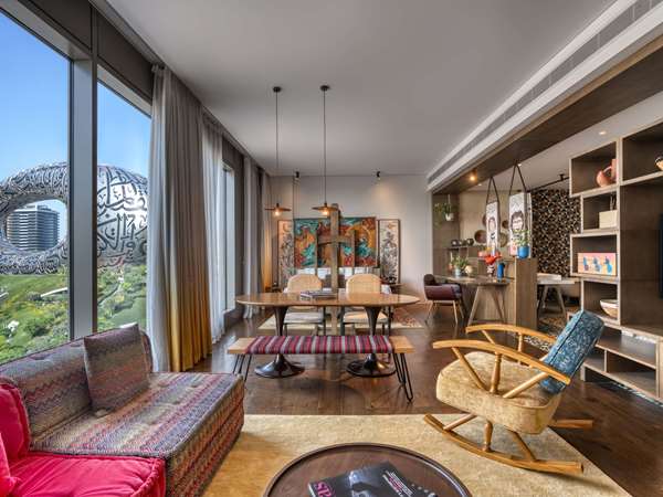 Artist Village Suite Museum View