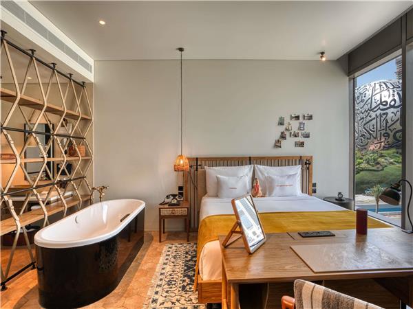 Large Glamping Room Museum View