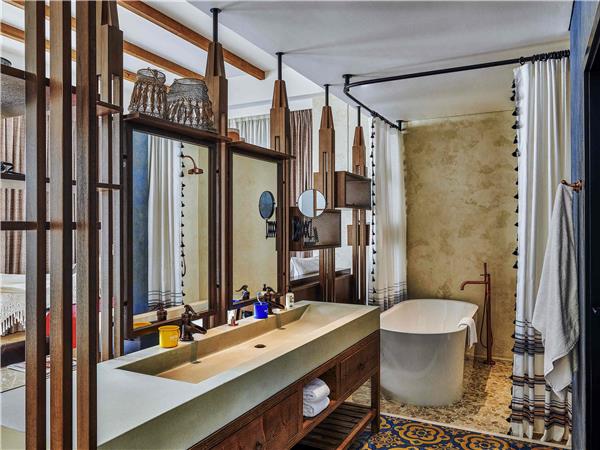 Large Farmstay Suite