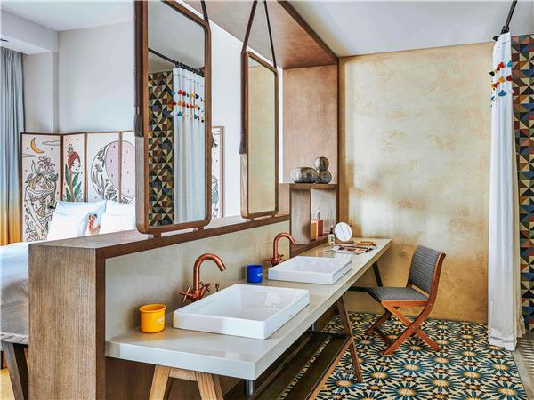 Artist Village Suite