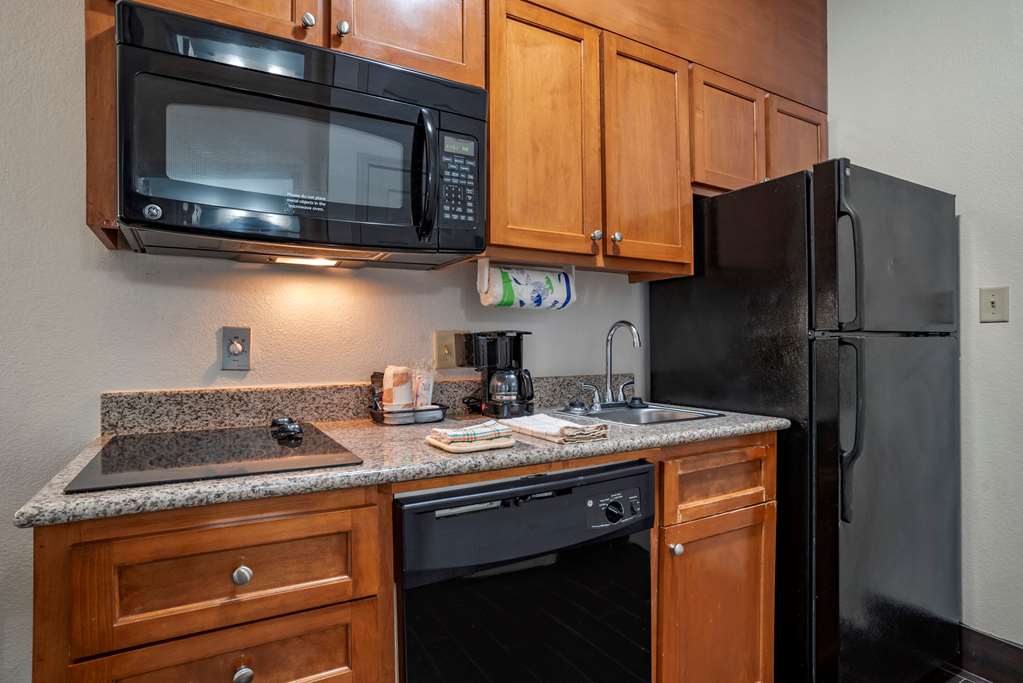 MAINSTAY SUITES DENHAM SPRINGS-guestroom-Guest Room,Suite,On-Site.jpg