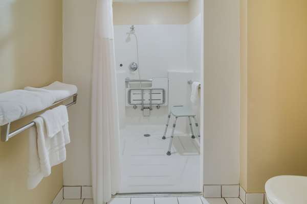  - Americas Best Value Inn Fargo - I-29, Exit 64