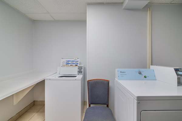  - Americas Best Value Inn Fargo - I-29, Exit 64