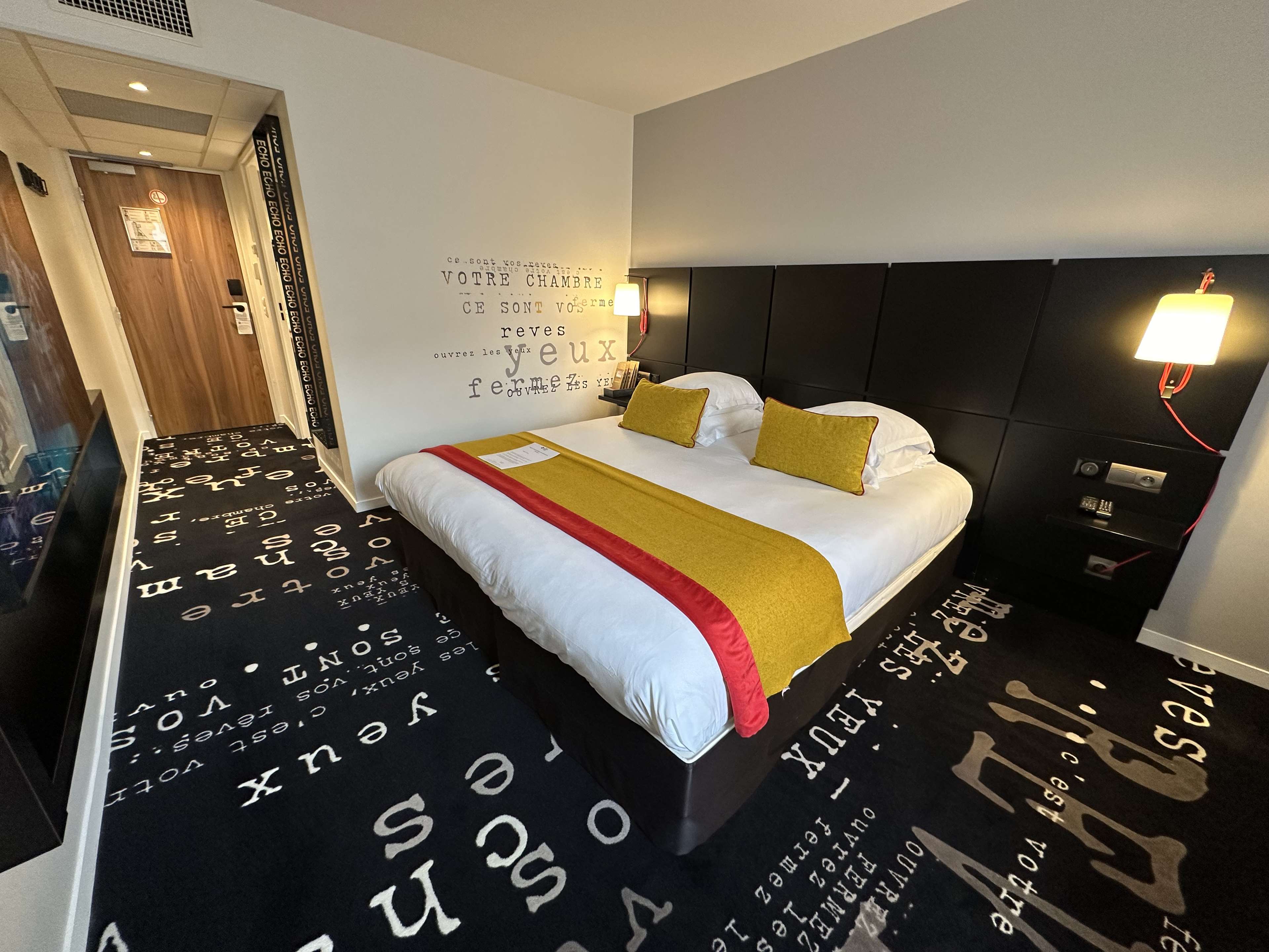 Best Western Plus Thionville Centre Room Type - 1 King Bed, Non-Smoking, Standard Room, Shower