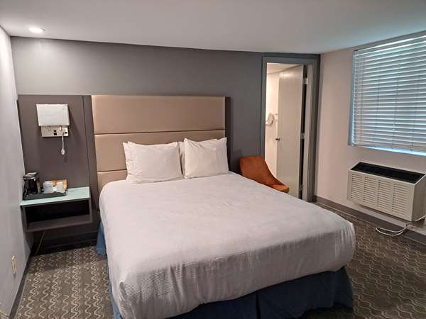  - Best Western Plus Vancouver Airport Hotel