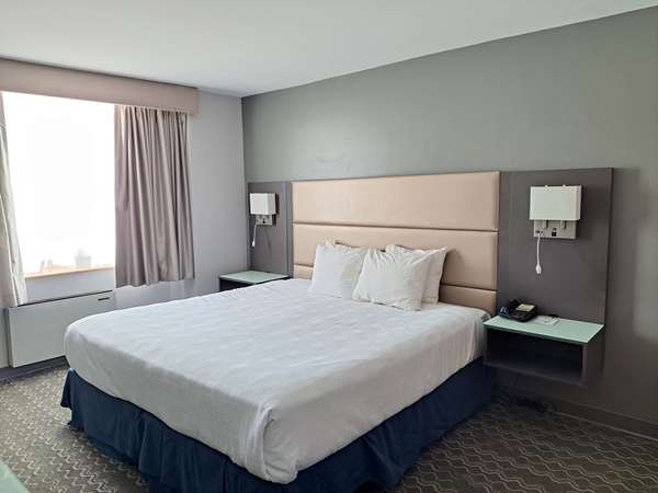  - Best Western Plus Vancouver Airport Hotel